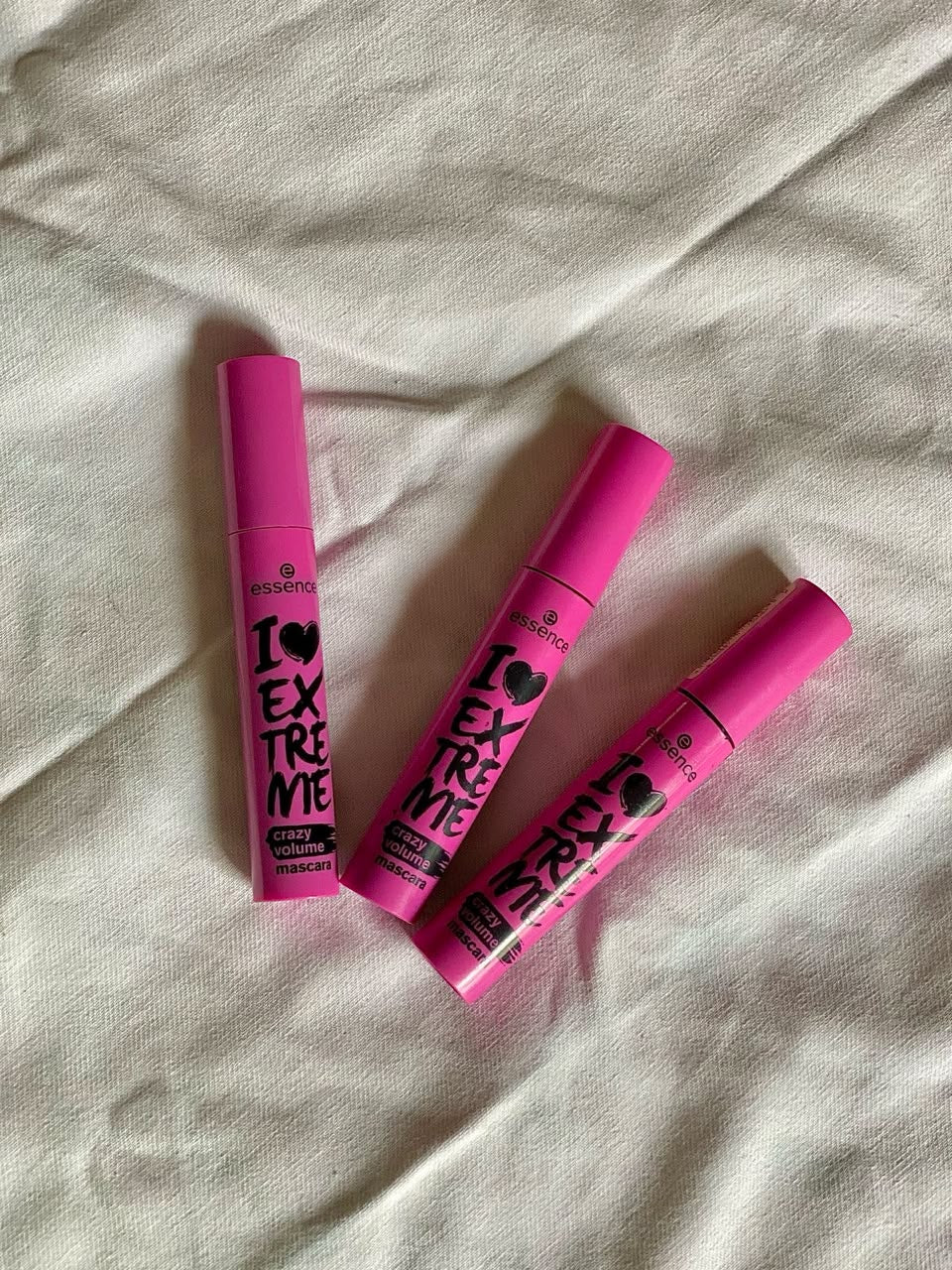 Essence I Love Extreme Crazy Volume Mascara | Intense Volume & Dramatic Length For Lashes